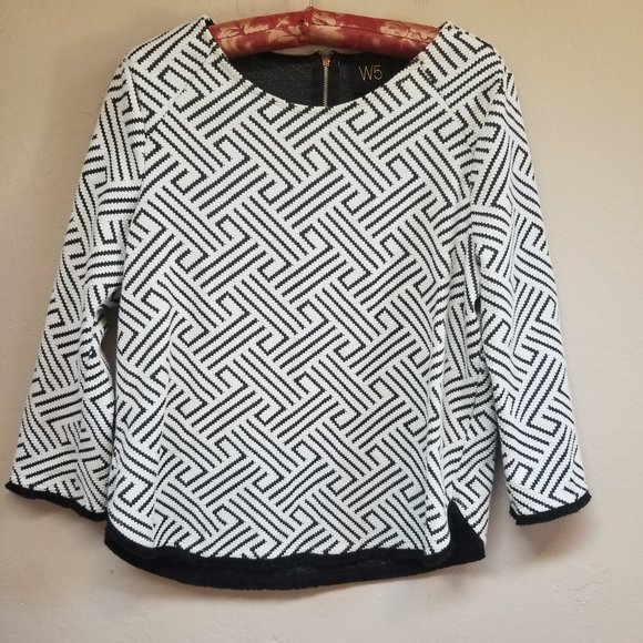 W5 Tops - W5 Black & White Geometric Print 3/4 Sleeve Top